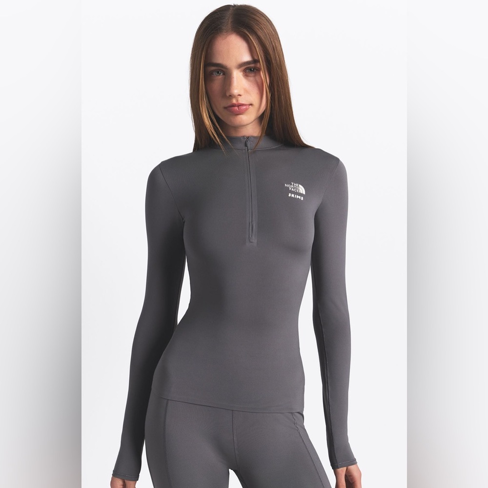 SKIMS x The North Face Refina Long-Sleeve Half-Zip Top - Charcoal Gray